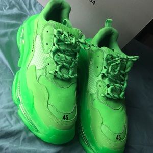 Balenciagas triple s green